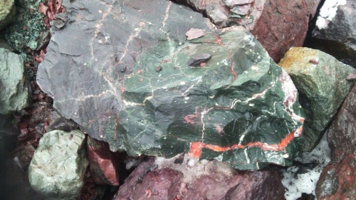 Гигантские зелёные валуны для ландшафтного дизайна весом более 5 тонн купить в Чувашской Республике