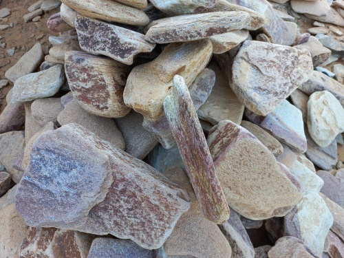 Златолит жёлтый, жёлто-зелёный глыбки и валуны для ланшафтного дизайна купить в Чувашской Республике