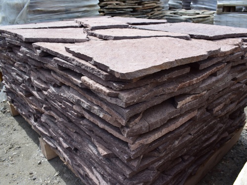 Плитняк лемезит бордовый для облицовки цоколя 20-25 мм  купить в Чувашской Республике