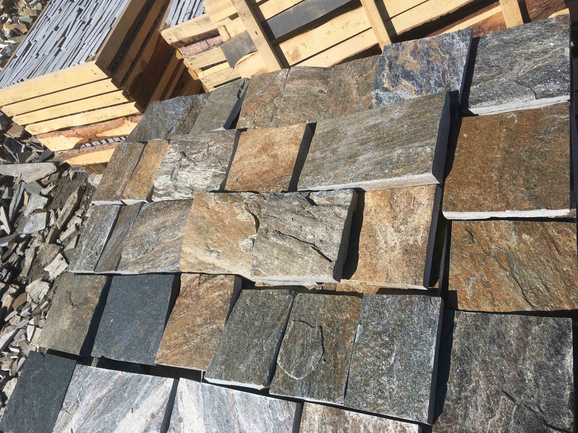 Плитка пилёная златолит Уральский для фасада купить в Чувашской Республике