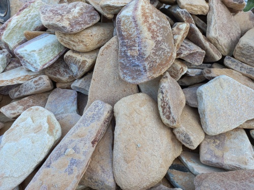 Златолит жёлтый, жёлто-зелёный глыбки и валуны для ланшафтного дизайна купить в Чувашской Республике