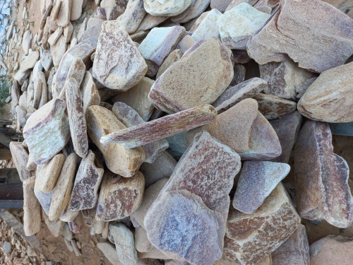 Златолит жёлтый, жёлто-зелёный глыбки и валуны для ланшафтного дизайна купить в Чувашской Республике